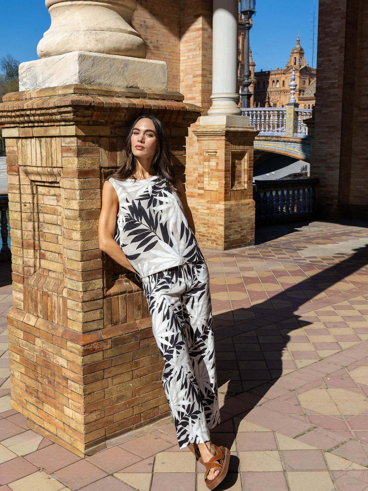 Pantalon court imprimé en mélange de lin - Imprimé feuilles noir et blanc