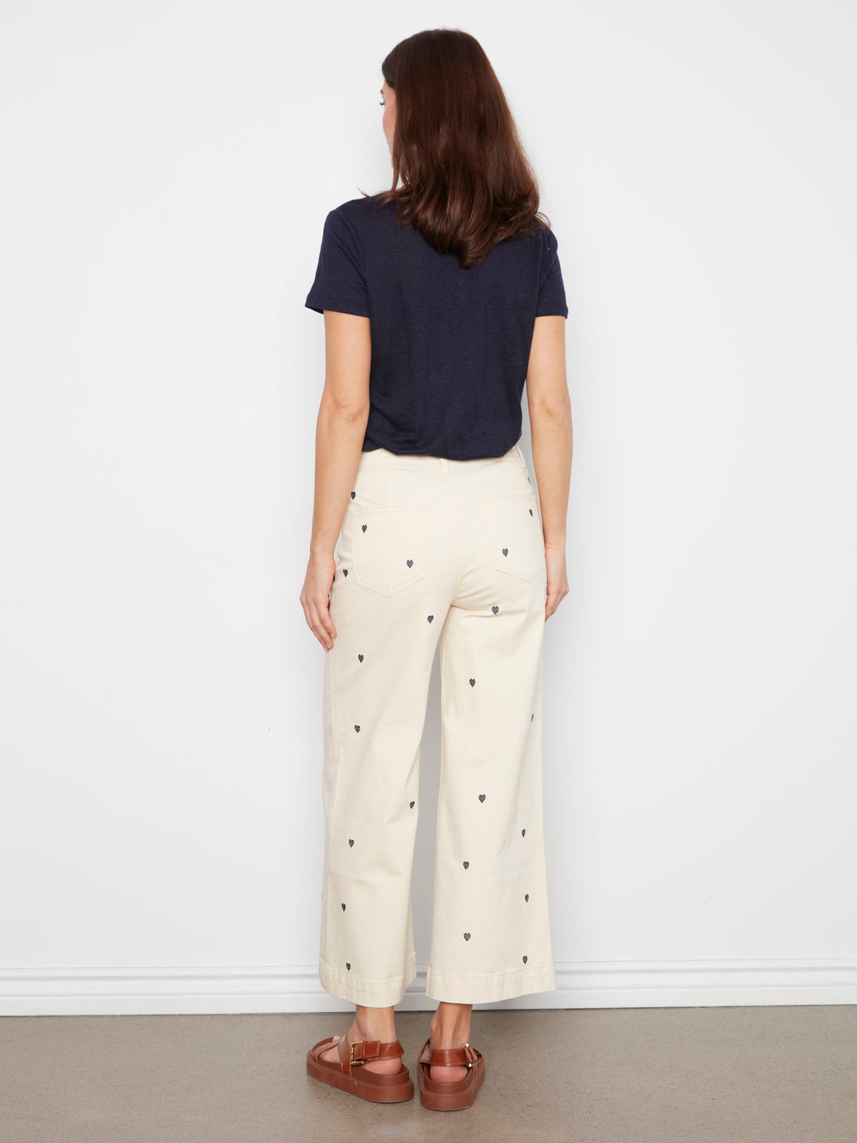 Pantalon évasé court en sergé avec broderie et poches plaquées - Naturel