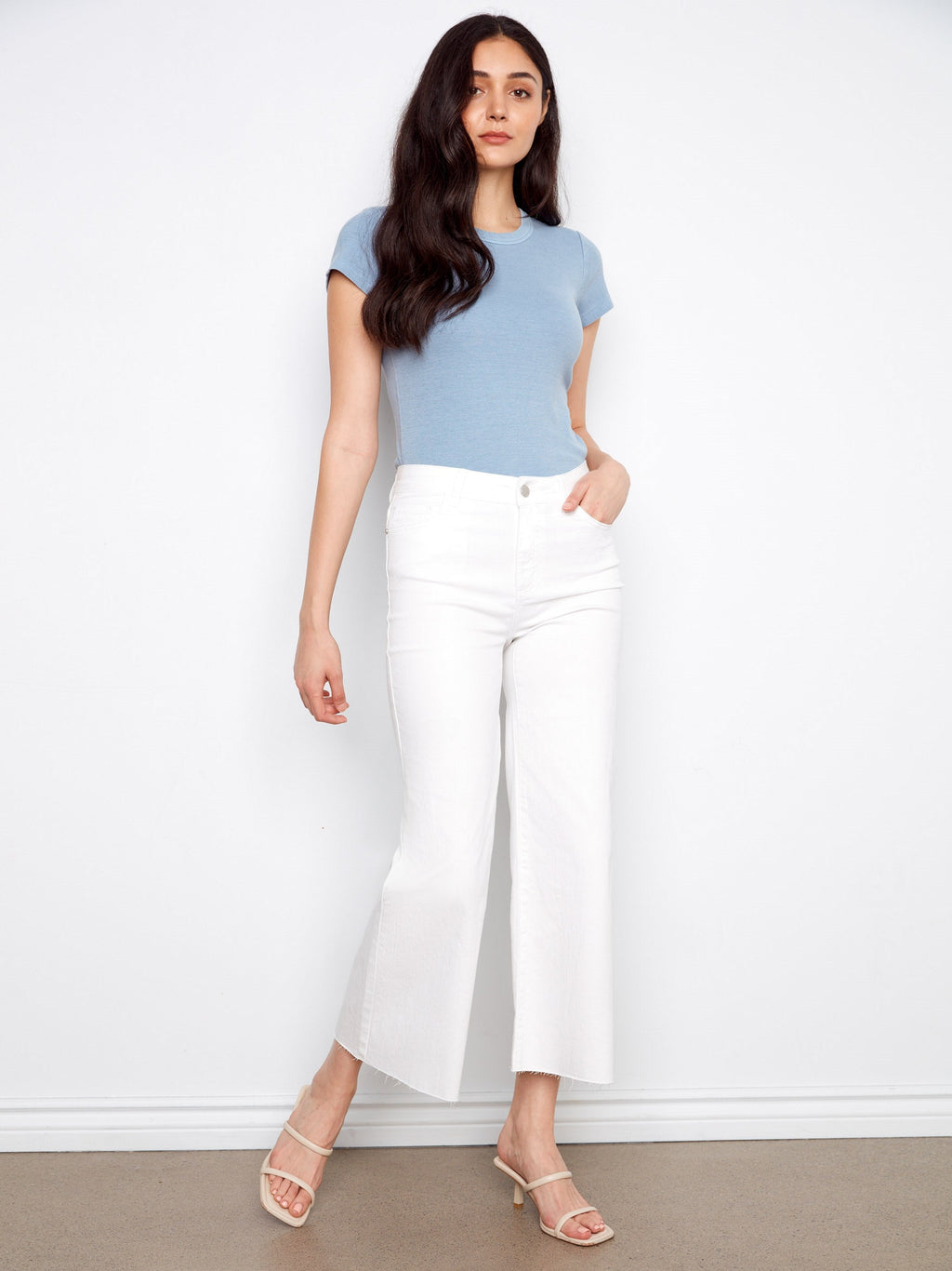Pantalon court évasé en sergé à ourlet effiloché - Blanc
