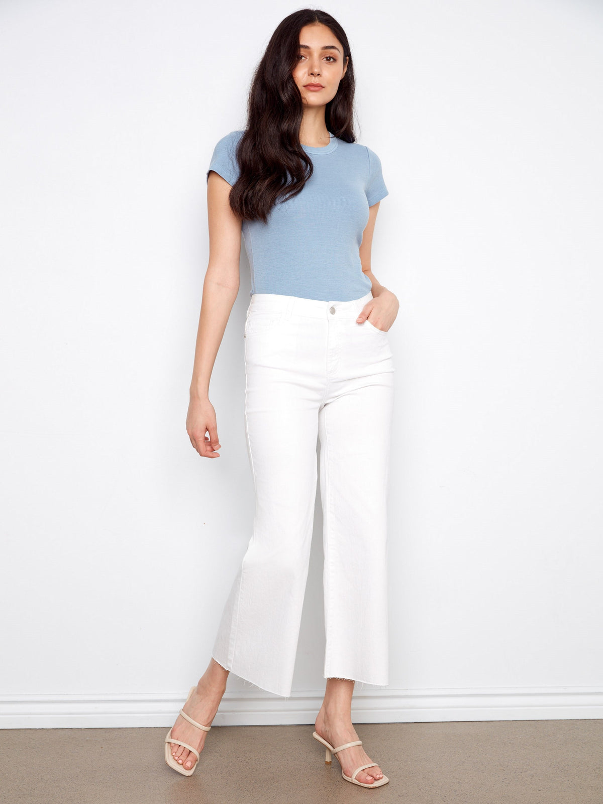 Pantalon court évasé en sergé à ourlet effiloché - Blanc