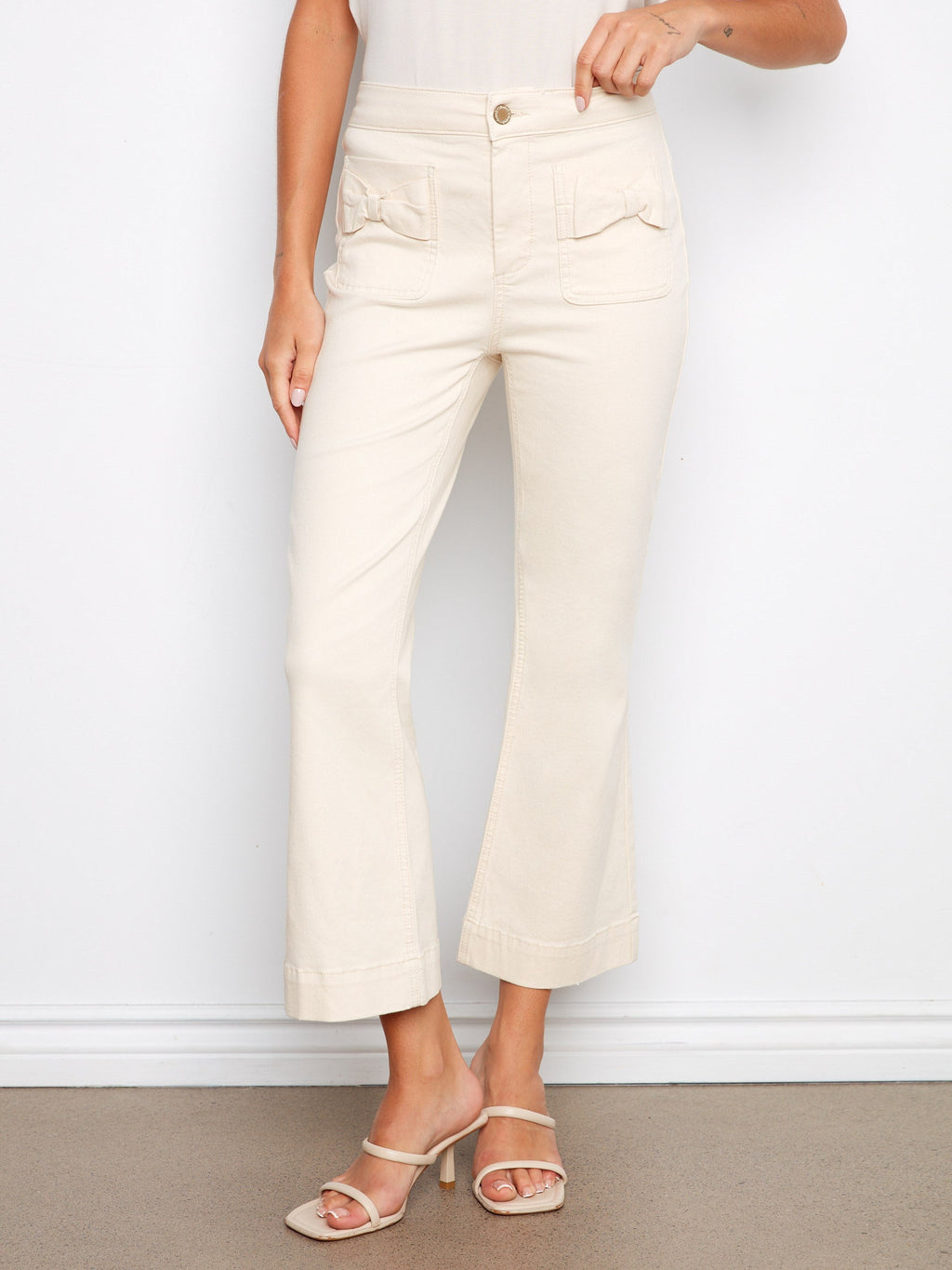 Pantalon évasé en sergé avec poches plaquées à nœud - Naturel