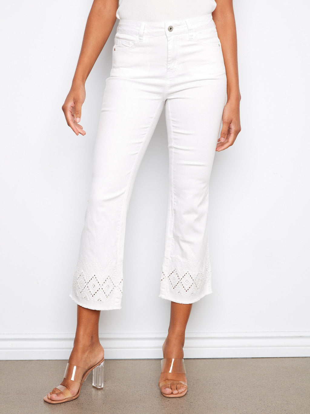 Pantalon évasé en sergé à broderies zigzag – Blanc