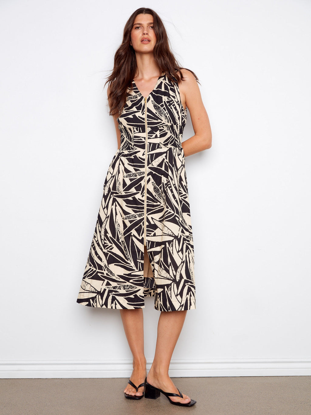 Robe midi à imprimé abstrait en voile de coton à fermeture éclair sur le devant