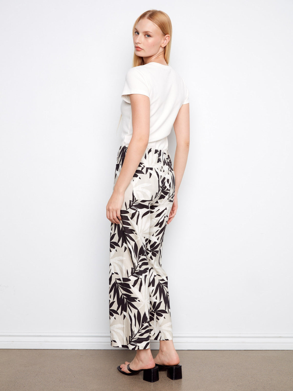 Pantalon court imprimé en mélange de lin - Imprimé feuilles noir et blanc