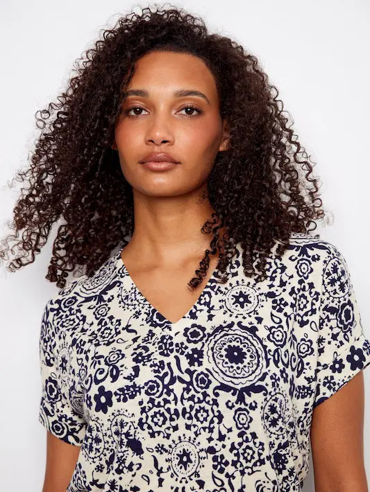 T-Shirt Imprimé Col V Manches Courtes - Imprimé Baroque