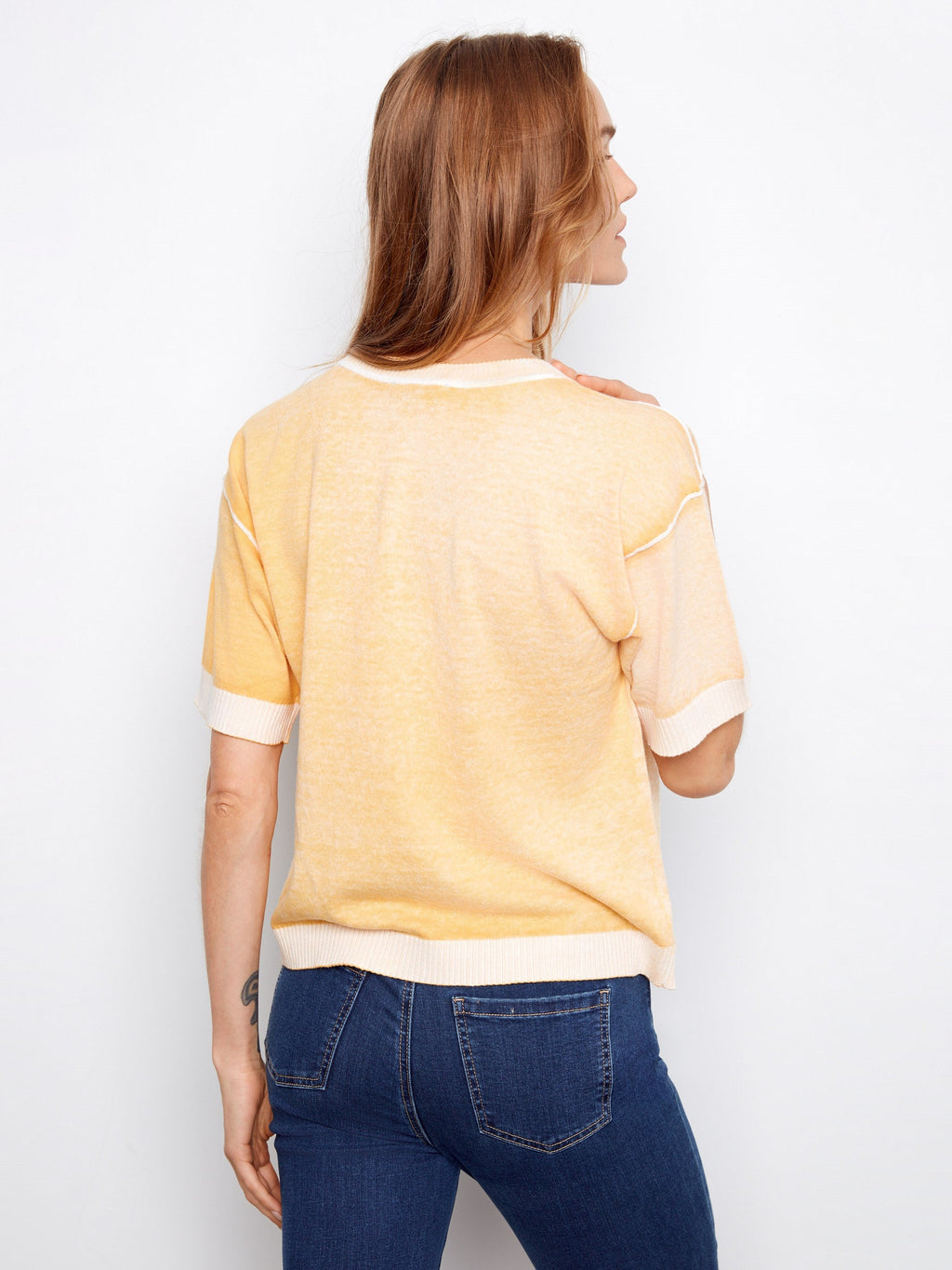 Pull à manches courtes et imprimé inversé - Motif floral jaune