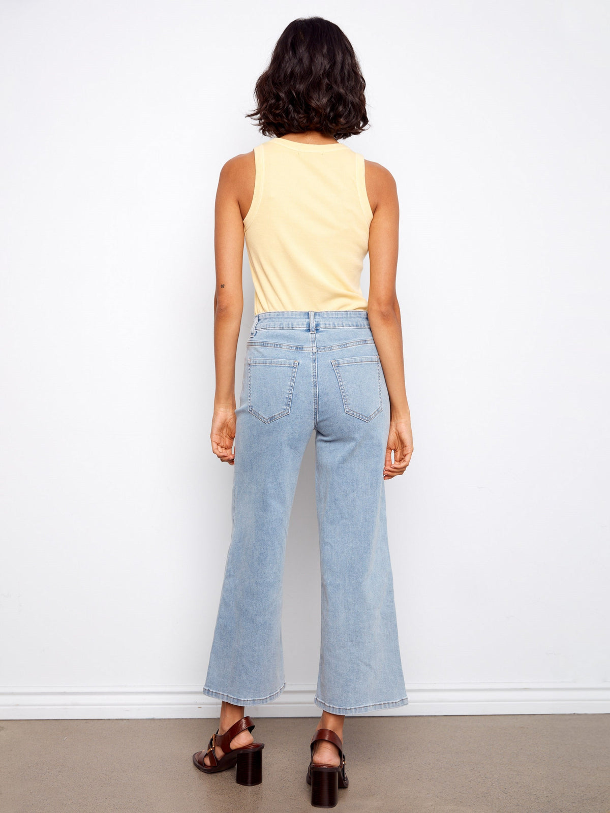 Jean large brodé de fleurs - Bleu clair